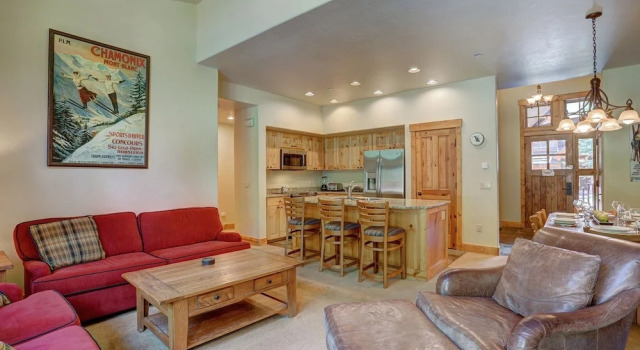 Mountain Thunder 202 2 Bedroom Townhouse by Redawning, Rezerwuj Dom wakacyjny Hotele w Vail Ski z parkingiem, Parking