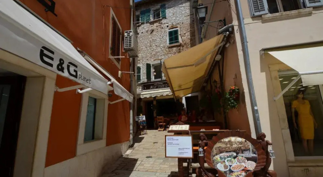 Charming and Tranquil Rovinj Center Apartment, Забронировать Апартаменты/квартира Апартаменты Ровинь, рядом с Church of Saint Benedict Rovinj, Апартаменты/квартира