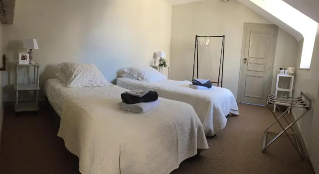 Номер Standard Au 16 Place Saint Louis