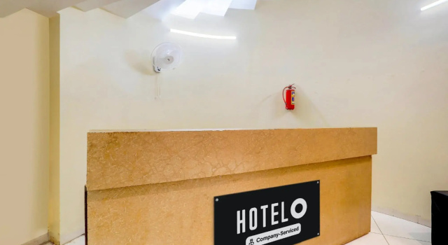 OYO 27960 Hotel Divya Sai Palace