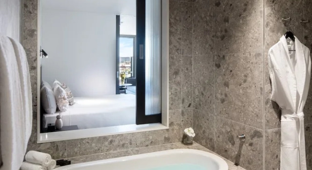 Люкс с балконом Majestic M Suites
