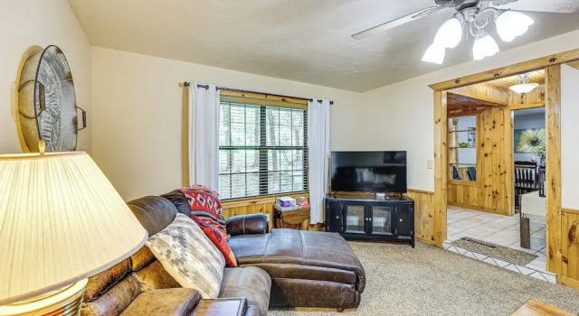 < 3 Mi to Broken Bow Lake: Hot Tub Haven!, Boek Vakantiehuis Hochatown Oklahoma