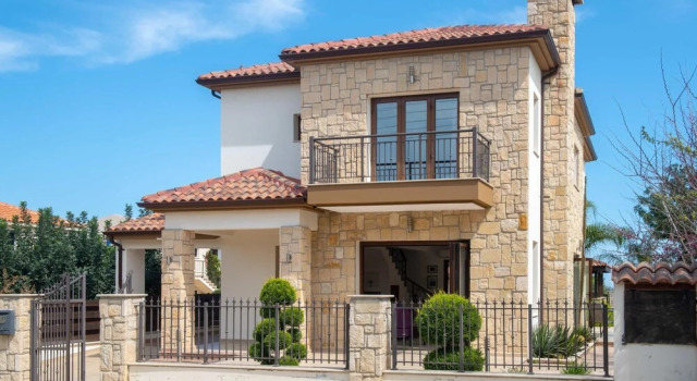 Villa Kalizoni Large Private Pool Walk to Beach A C Wifi - 3036, Book Villa 3-stjernede hoteller i Neo Chorio, 3*
