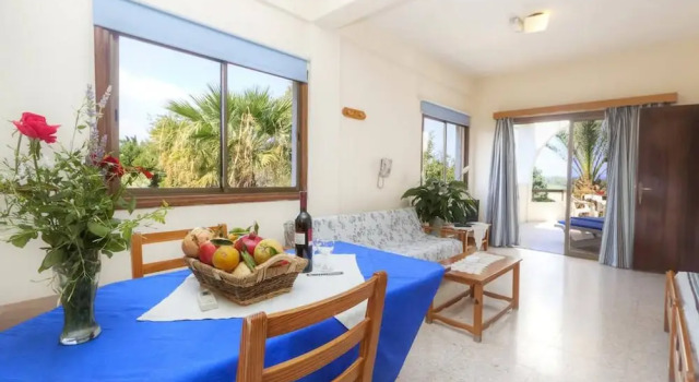 Room-studio in Polis - Just 800 m From t, Rezervasyon Otel Polis Baf