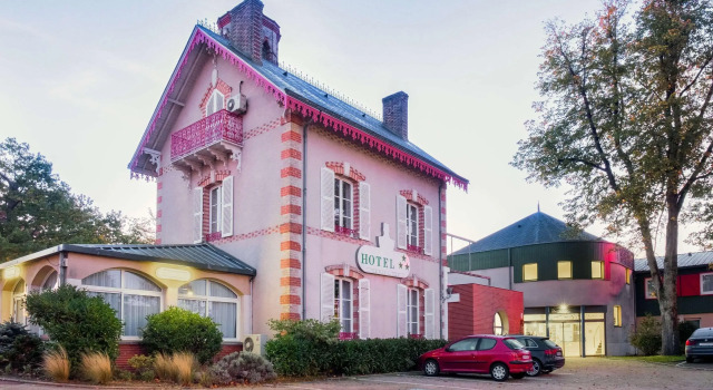 Hotel Le Circuit Le Mans, Забронировать Отель Ле-Ман Sarthe