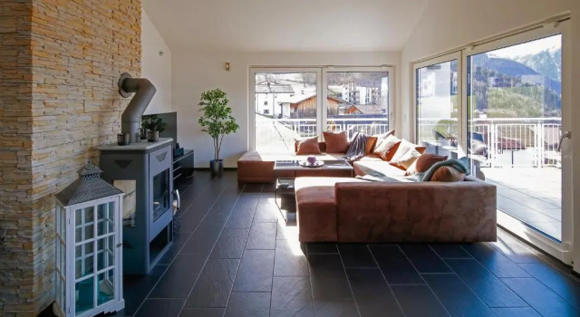 Modern and Cosy 5 Rooms Penthouse With Stunning View, Book Hotel 3-stjernede hoteller i Triesen, 3*