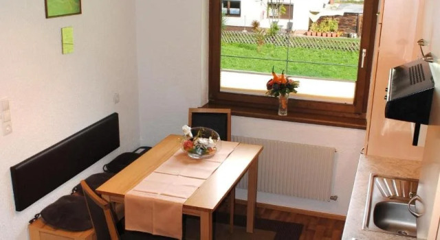 Apart Tyrolis, Rezerwuj Hotel Hotele w Tyrol z parkingiem, Parking