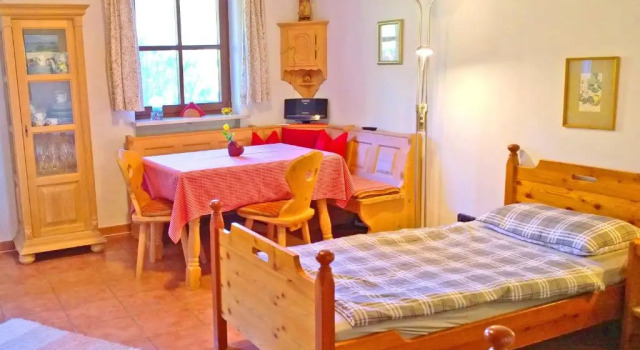 Gschwendtnerhof Hoffmann Appartement 9, Varaa Huoneisto Hotellit Baijeri pysäköinnillä, Pysäköinti