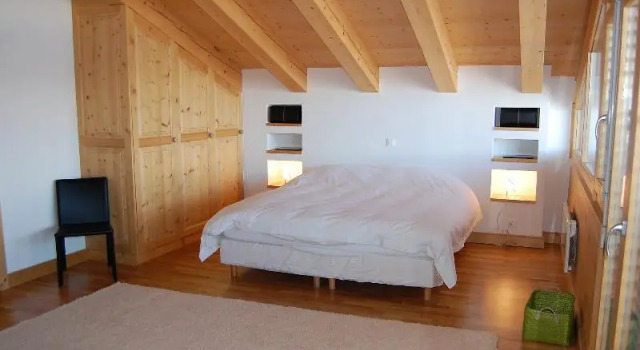 Le Mayen 14 - Four Bedroom, Prenota Hotel Hotel a Canton Vallese con parcheggio, Parcheggio
