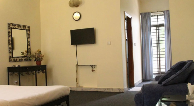 Delano Guest House, Book Hotel Hotels in Islamabad with Parking, Parking