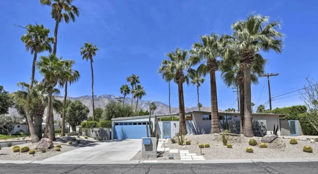 Коттедж Palm Springs Home w/ Private Pool & Hot Tub!