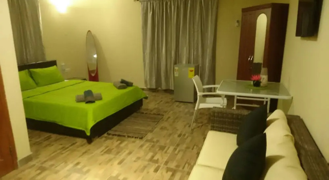 Люкс Executive c 1 комнатой с балконом и с видом на город The Golden Apple Guest House