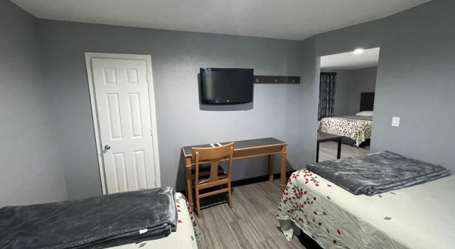 Четырёхместный номер Deluxe с 4 комнатами Ridge Motel