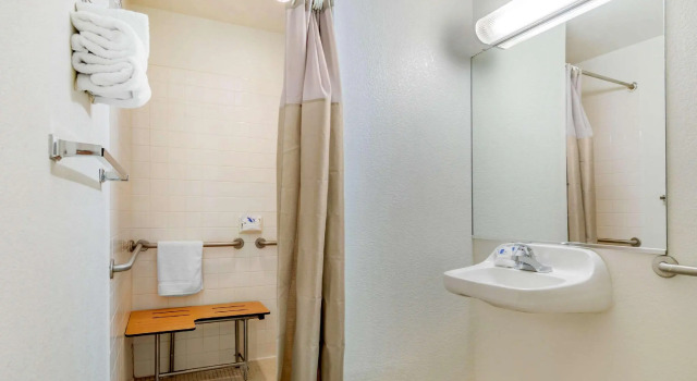 Standard Vierer Zimmer Rodeway Inn