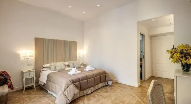 Номер Deluxe Sorrento Square Suites