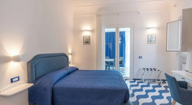 Люкс Deluxe Elite Luxury Suites