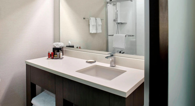 Standard Vierer Zimmer Marriott Birmingham Grandview