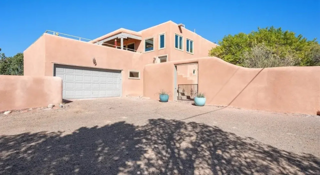 Topaz Mountain - Stunning Views in the Heart of the Historic East Side