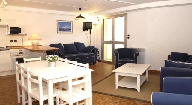 Estivel - Résidence CAPDEVILLE, Prenota Appartamento Hotel a Medoc con piscina, Piscina