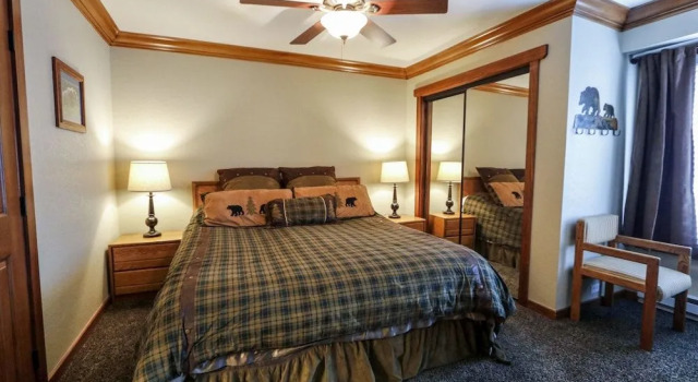 Horizons 4 168 Updated Upstairs Unit with Private Washer Dryer, Walk to Town, On Shuttle Route to Lodges by RedAwning, Book Lejlighed Mammoth Lakes Mammoth