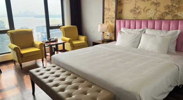 Номер Executive Hanoi Central Westlake Hotel