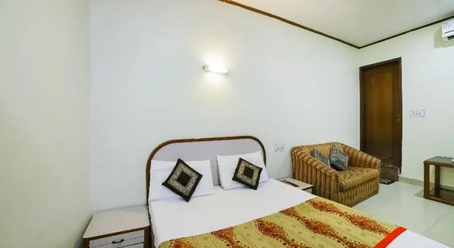 OYO 45956 Hotel Woodland Dx