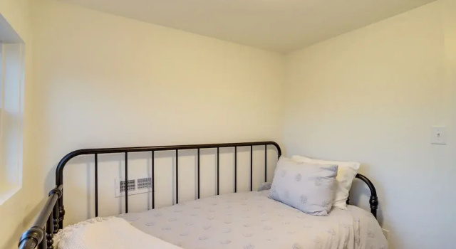Коттедж Indiana Vacation Rental - Walk to Syracuse Lake