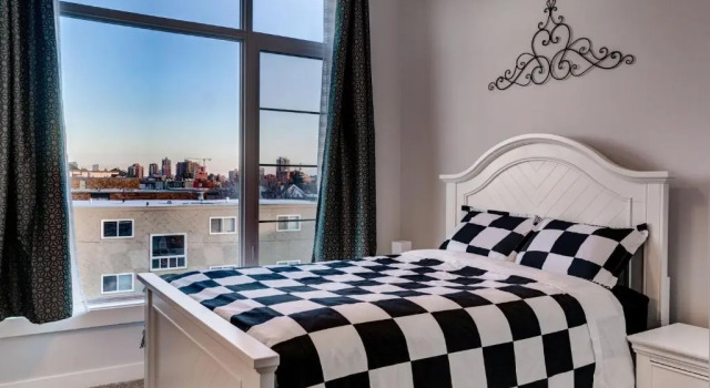 Three-Bedroom House with Walk-in Closet #29 Sunalta Downtown, Book Hotel Hotels in Calgary with Parking, near Sunalta C Train, Parking