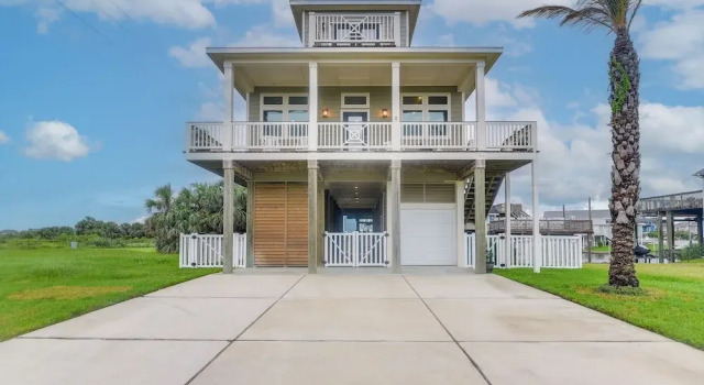 Коттедж Walk to Sea Isle Beach! Canal-front Gem w/ Pool
