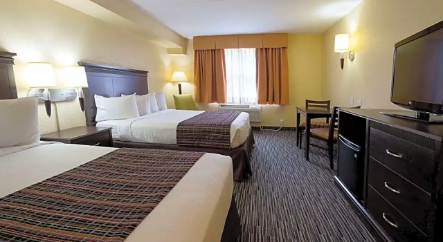 Четырёхместный люкс Country Inn & Suites by Radisson, Niagara Falls, ON