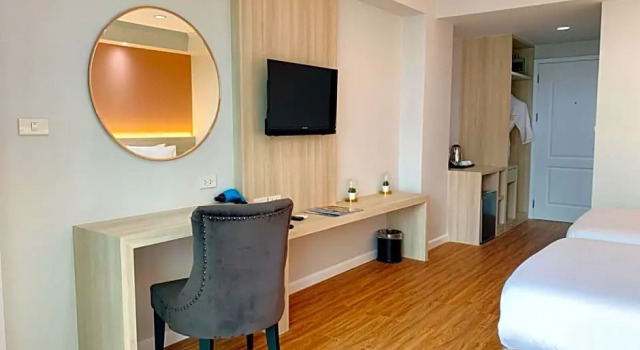 Двухместный номер Deluxe с балконом Miloft Sathorn Hotel