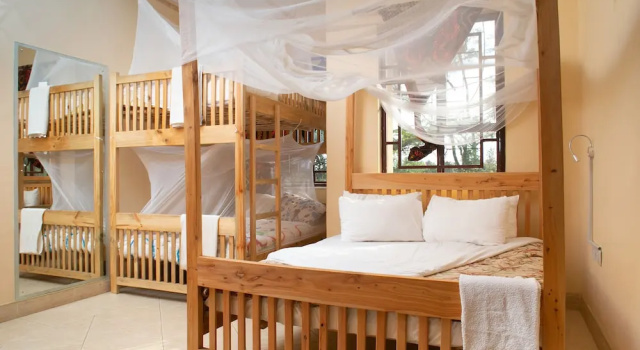 Четырёхместный номер Comfort White House Hostels - Arusha