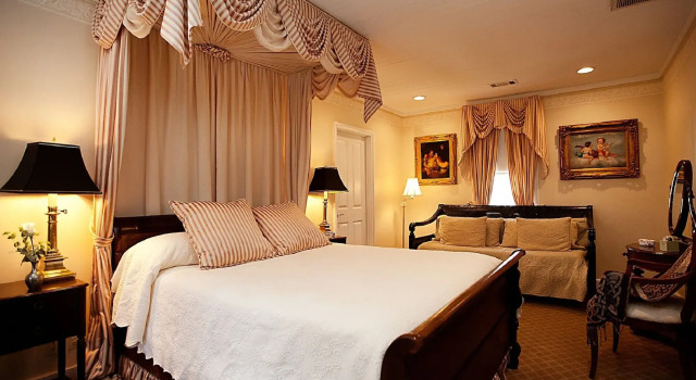 Monmouth Historic Inns and Gardens, Rezerwuj Hotel Hotele w Natchez ze śniadaniem, Śniadanie