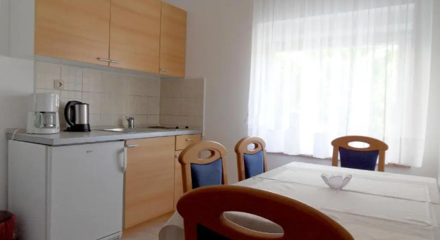Apartments Petricevic, Забронировать Апартаменты/квартира Отели Приморско-Горанской жупания с парковкой, Парковка