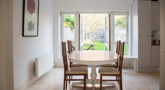Kelston Townhouse Foxrock, Rezervați Hotel Dublin Dublin County