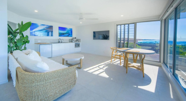 Coolum Beachfront Studio, Prenota Hotel Coolum Beach 