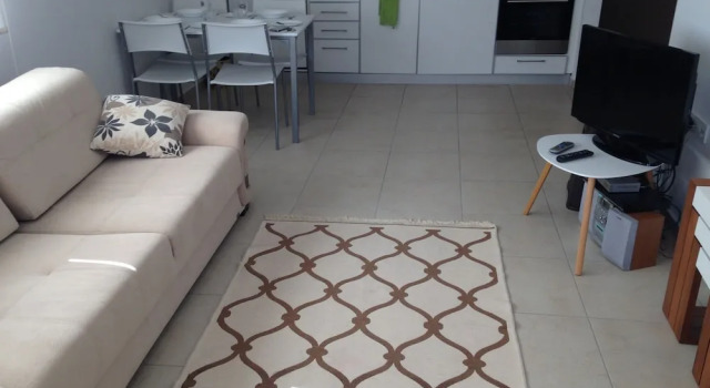 Babylon 40 - 2 bed Private Home Sleeps Up To 6 Close to Everything