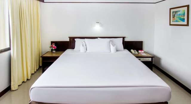Номер Standard с балконом Hat Yai Rama Hotel