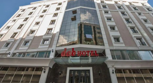 Postel ve společném pokoji Dab Hotel