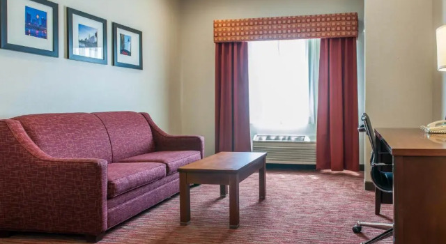 Люкс Comfort Suites Columbus Expo Center