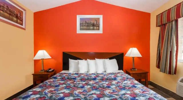 Номер Standard Travelodge by Wyndham Jersey City