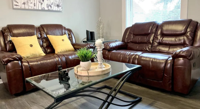 Коттедж Classic Texas Hold-em Duplex- 3BR Free Parking