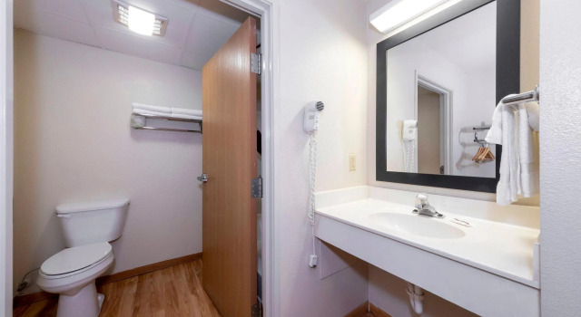 Двухместный номер Superior Spark by Hilton St Robert Fort Leonard Wood