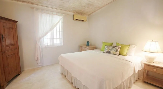 Poolside Paradise Near Beach - Pavilion Villa by Bluescape, Boek Villa Holetown Saint James
