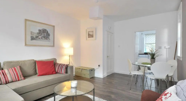 367 Comfortable 2 Bedroom Apartment on the Edge of Edinburgh s Historic Old Town, Забронировать Апартаменты/квартира Старый город Эдинбург, рядом с Национальный музей Шотландии