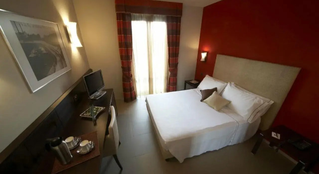 Hotel Montini Linate Airport, Buchen Sie Hotel Peschiera Borromeo Lombardei
