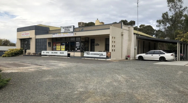 Truro weighbridge motel, Book Motel  
