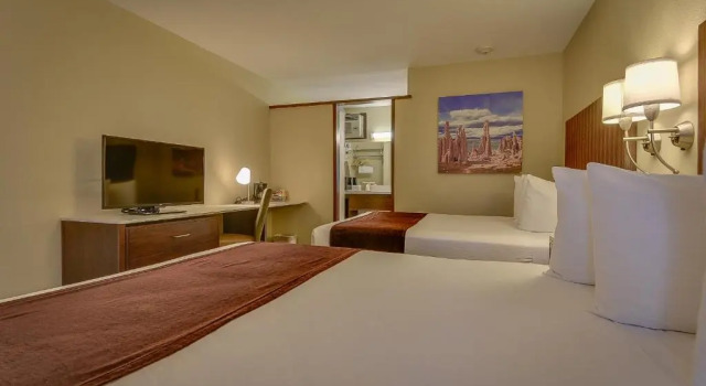 Четырёхместный номер Standard Vagabond Inn Bishop