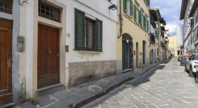 Oltrarno Modern Apartment in Florence