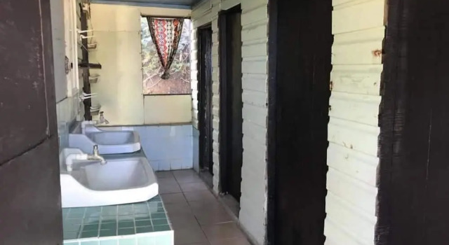 Кровать в общем номере Sunrise Lagoon Homestay
